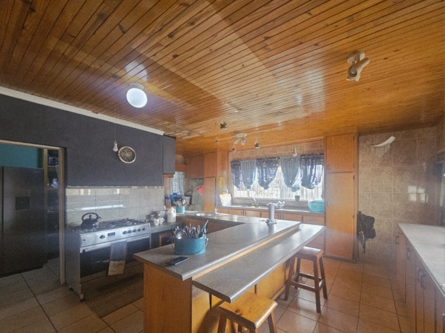 4 Bedroom Property for Sale in Ladybrand Free State